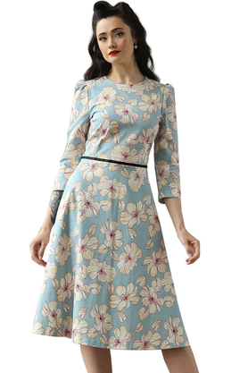 Sukienka midi w kwiaty błękitna by Kasia Miciak