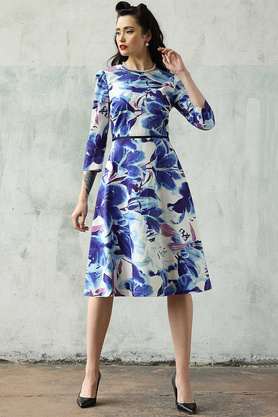 Sukienka midi w kwiaty niebieska by Kasia Miciak