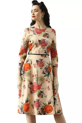 Sukienka midi w kwiaty pudrowa by Kasia Miciak