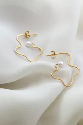Kolczyki srebrne złocone twist z perłą by La Tienne